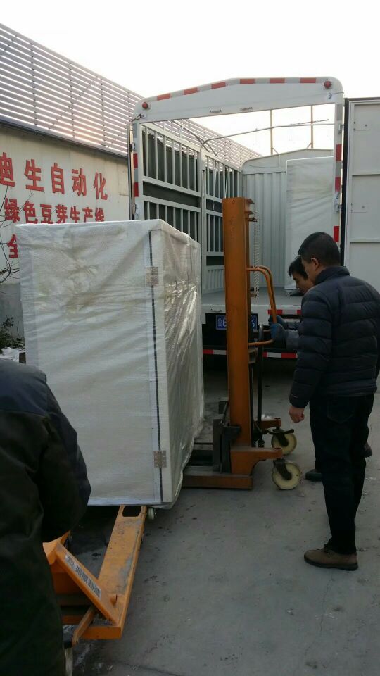 Two 200 pounds sent to Sichuan bean sprouts machine